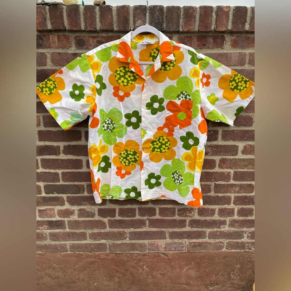 Vintage 1960s flower power Hawaiian button down.